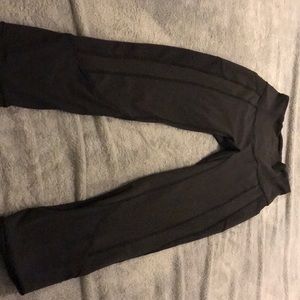 Lululemon cropped workout pants